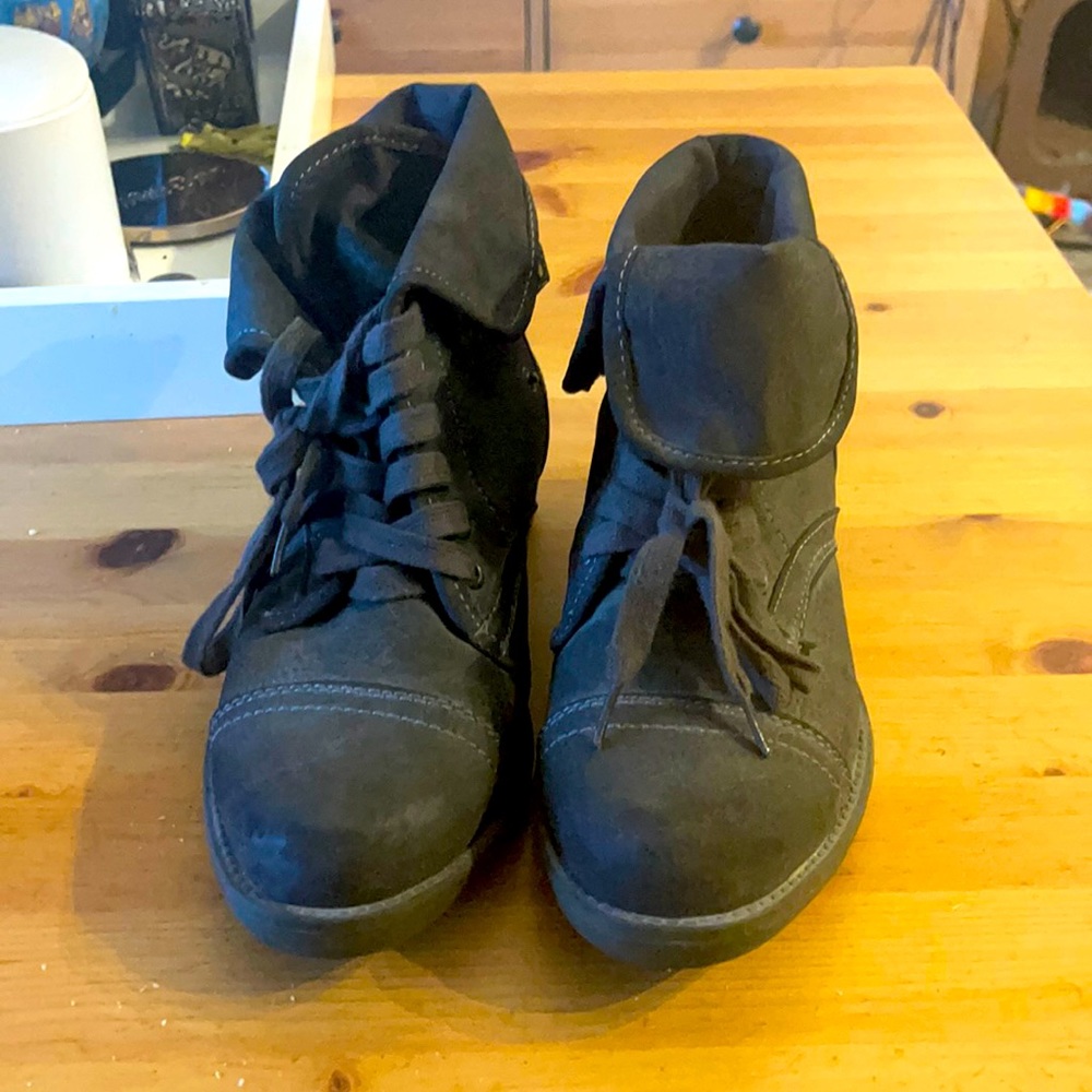 Grey boots